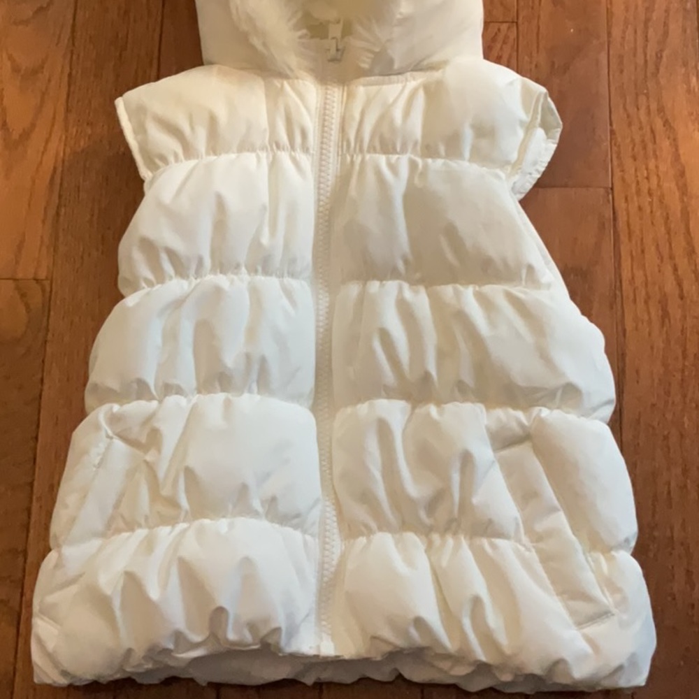 White fur trim puffer vest new - Picture 3 of 5